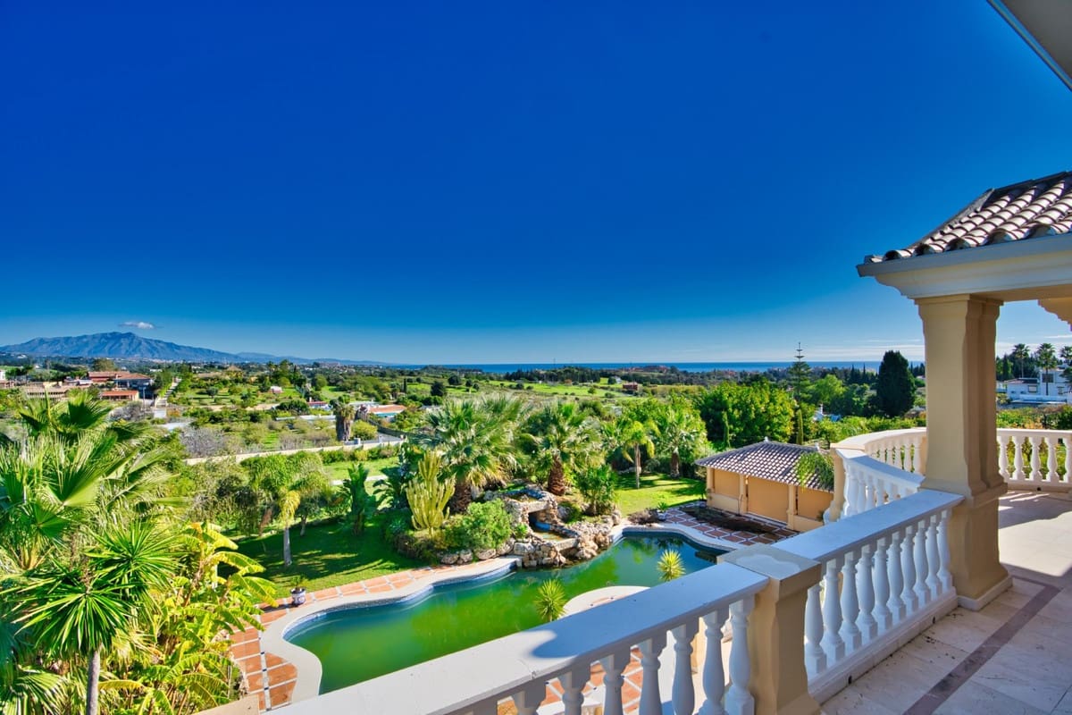 9 soverom Villa til salgs i Estepona med svømmebasseng garasje - € 2 900 000 (Ref: 10001891)
