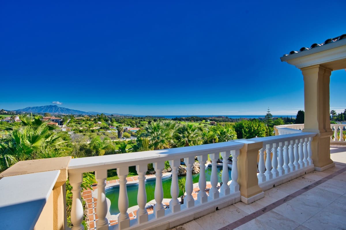 9 soverom Villa til salgs i Estepona med svømmebasseng garasje - € 2 900 000 (Ref: 10001891)