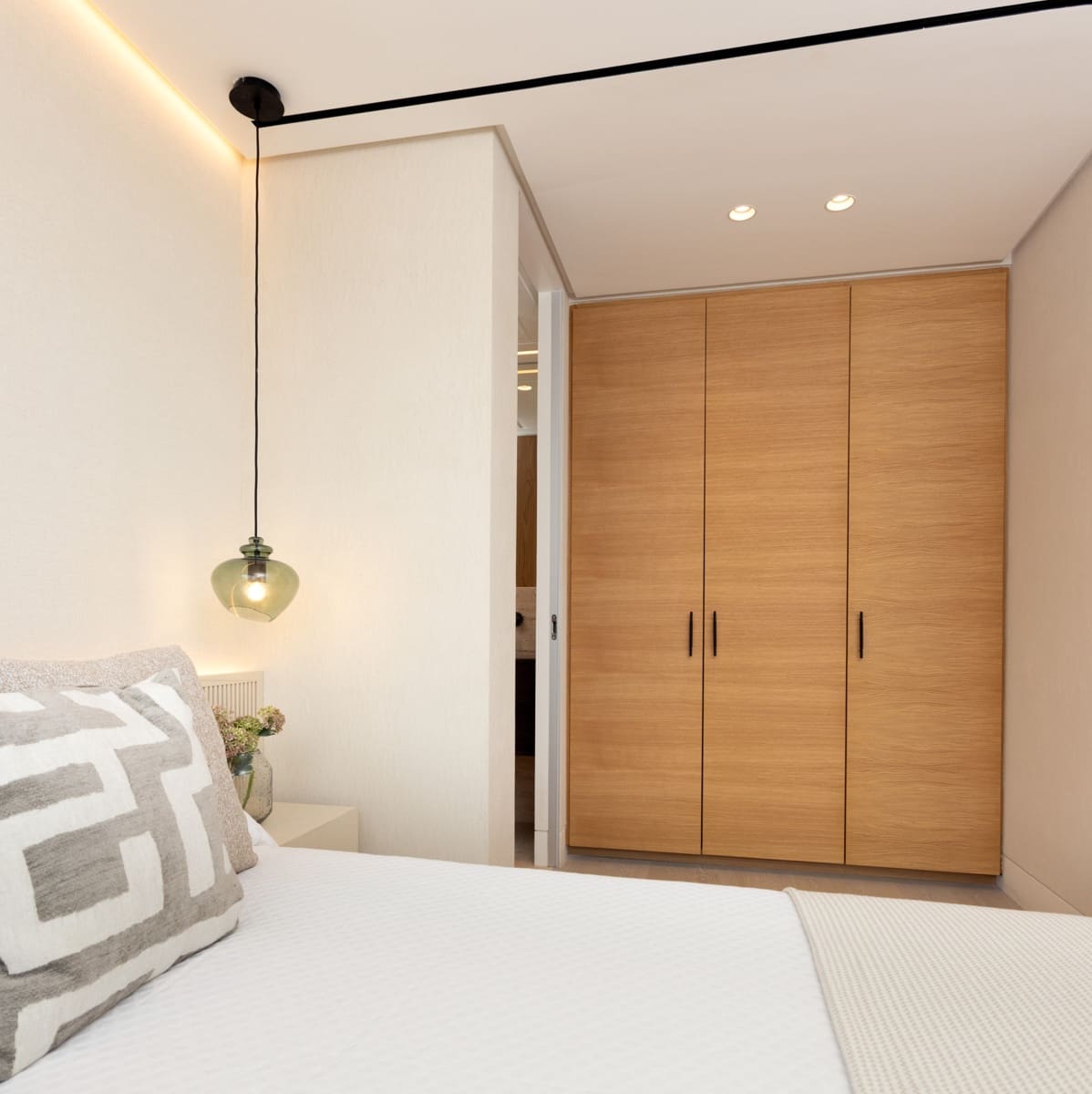 Apartamento de 3 habitaciones en Estepona en venta con piscina garaje - 1.785.000 € (Ref: 10001892)