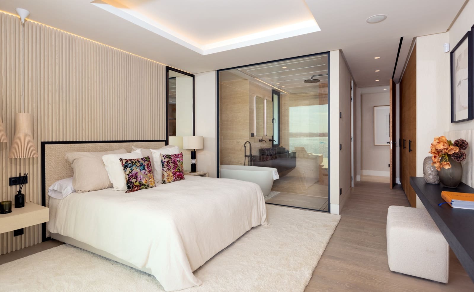 Apartamento de 3 habitaciones en Estepona en venta con piscina garaje - 1.785.000 € (Ref: 10001892)
