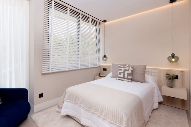 Apartamento de 3 habitaciones en Estepona en venta con piscina garaje - 1.785.000 € (Ref: 10001892)