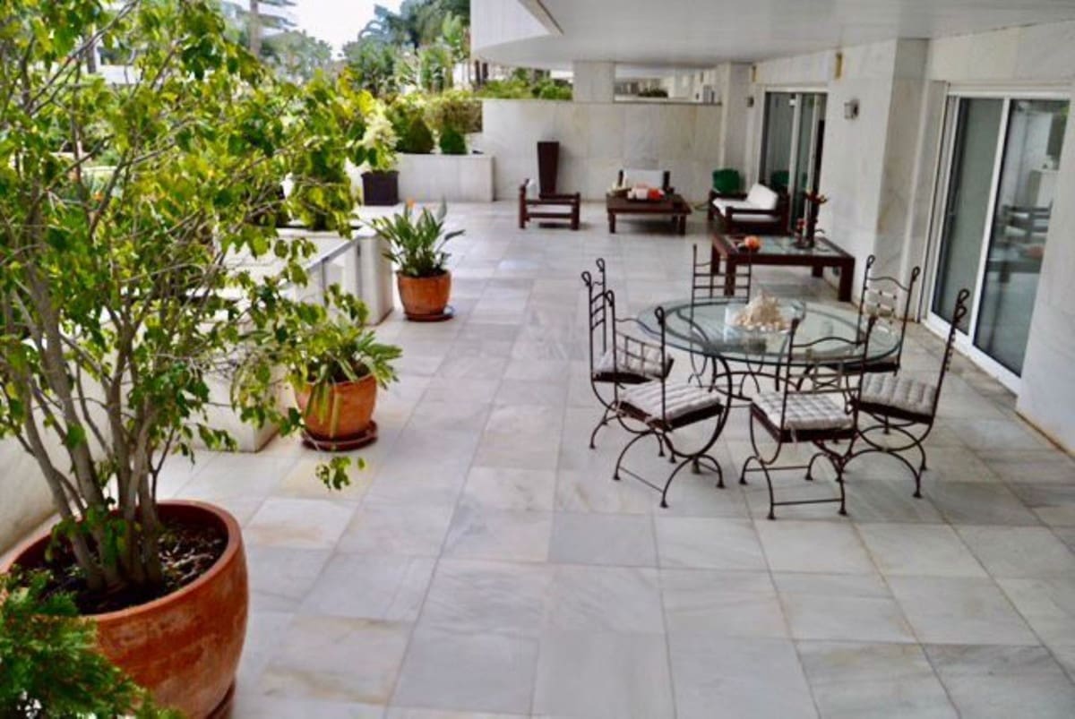 4 soverom Leilighet til salgs i Marbella med svømmebasseng garasje - € 1 155 000 (Ref: 10001896)