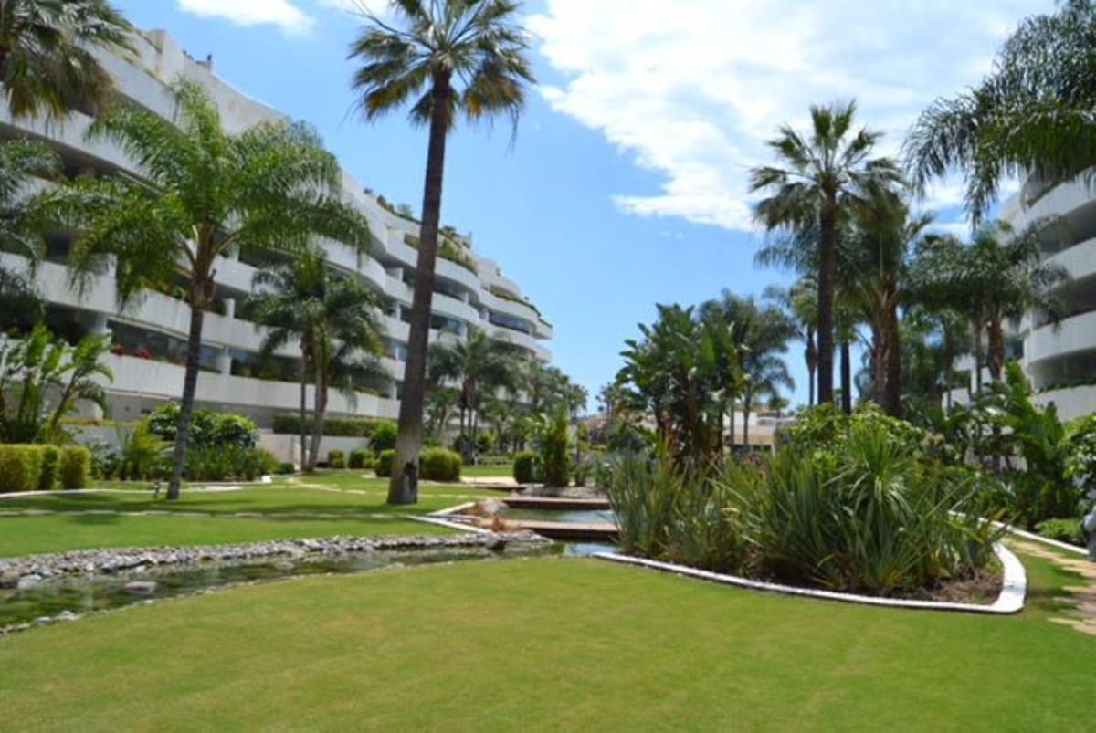 4 soverom Leilighet til salgs i Marbella med svømmebasseng garasje - € 1 155 000 (Ref: 10001896)