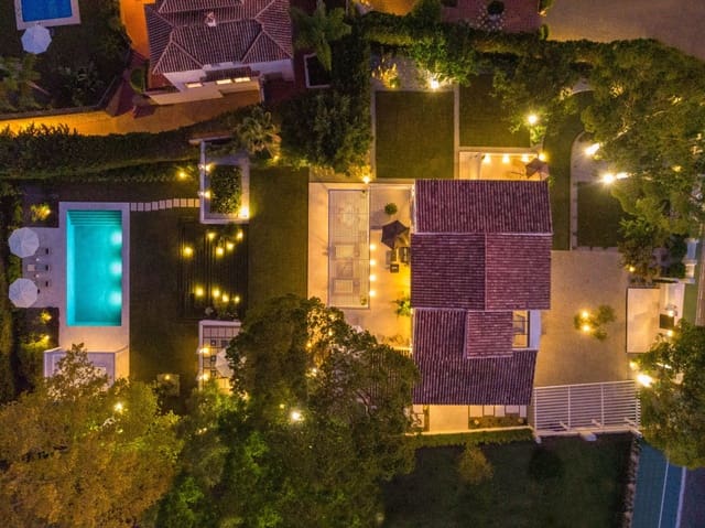 6 soveværelse Villa til salg i Marbella med swimmingpool garage - € 4.200.000 (Ref: 10001901)