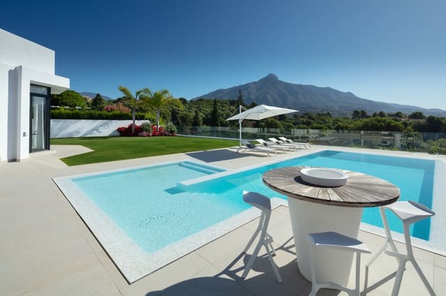 5 Zimmer Villa zu verkaufen in Marbella mit Pool Garage - 3.950.000 € (Ref: 10001903)