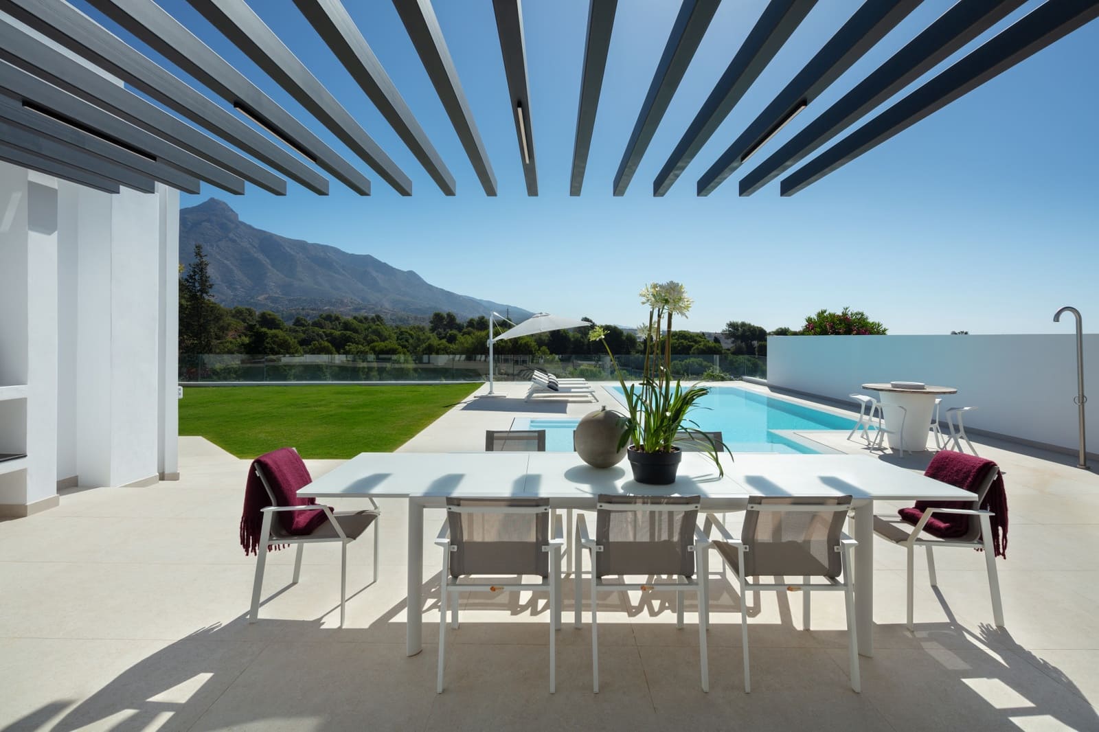 5 Zimmer Villa zu verkaufen in Marbella mit Pool Garage - 3.950.000 € (Ref: 10001903)