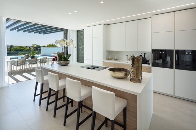 5 Zimmer Villa zu verkaufen in Marbella mit Pool Garage - 3.950.000 € (Ref: 10001903)