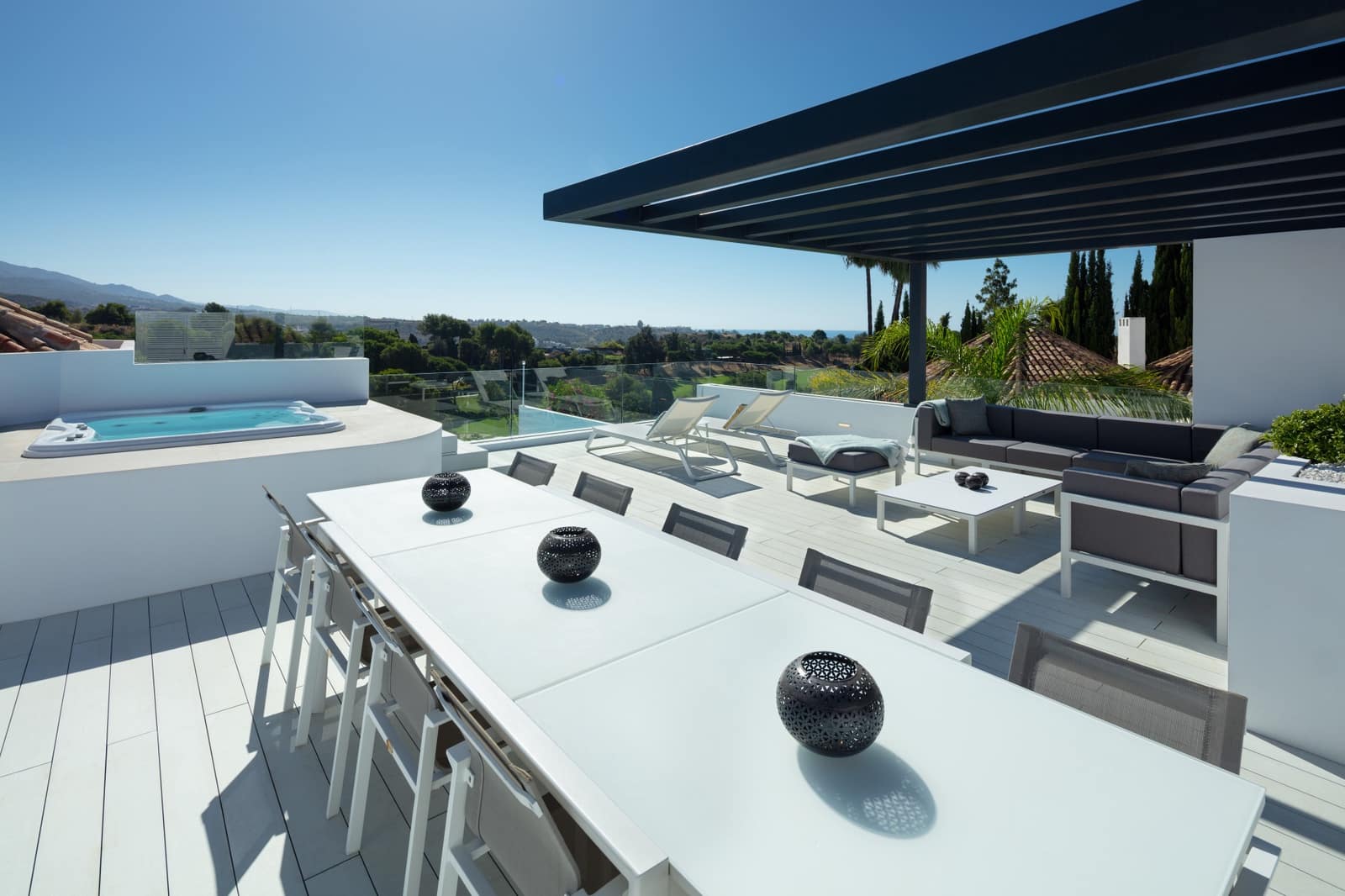 5 Zimmer Villa zu verkaufen in Marbella mit Pool Garage - 3.950.000 € (Ref: 10001903)
