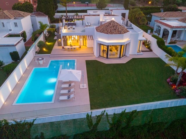 5 Zimmer Villa zu verkaufen in Marbella mit Pool Garage - 3.950.000 € (Ref: 10001903)