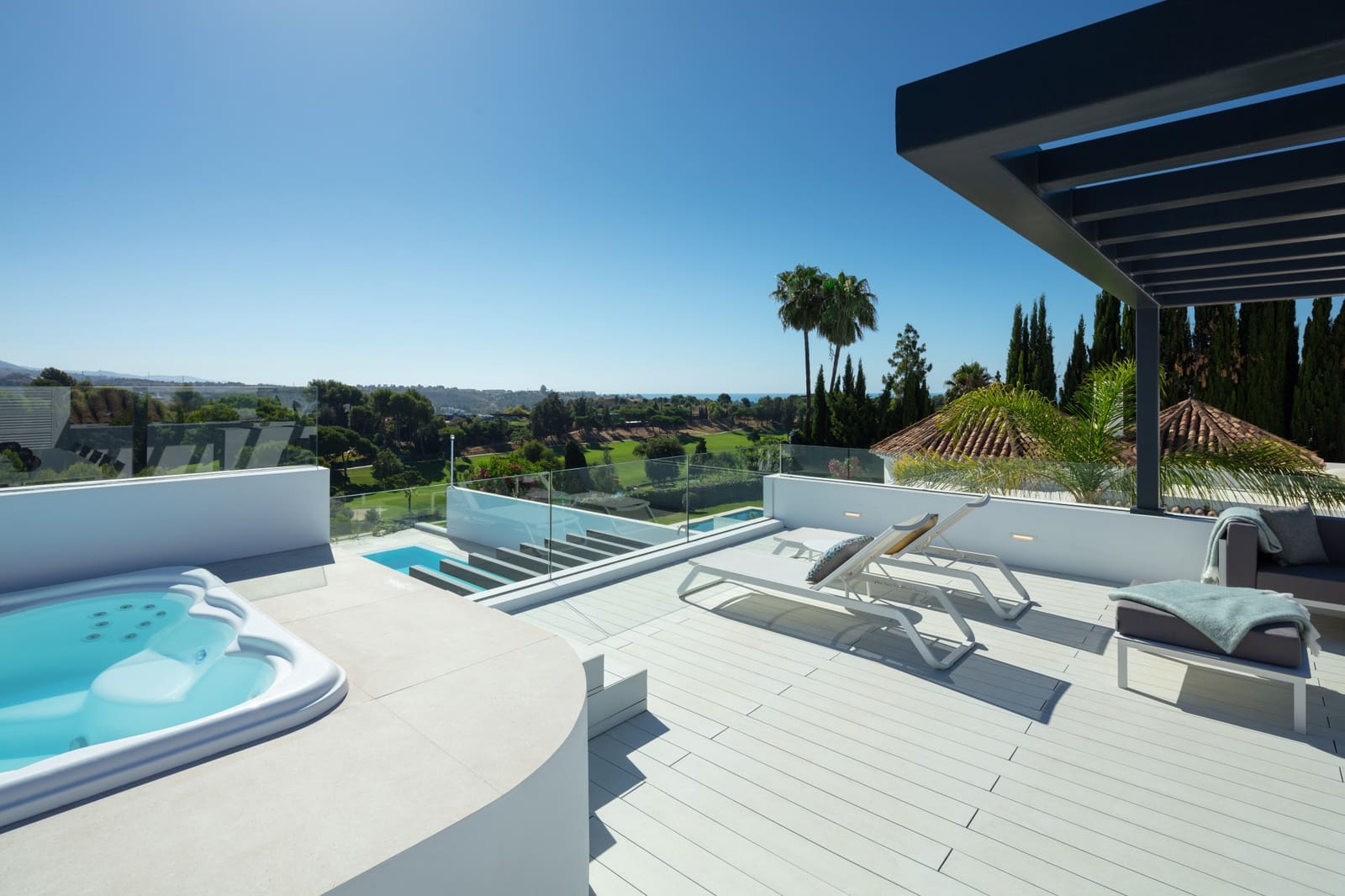 5 Zimmer Villa zu verkaufen in Marbella mit Pool Garage - 3.950.000 € (Ref: 10001903)