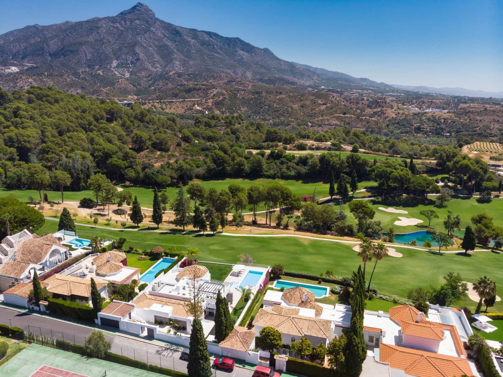 5 Zimmer Villa zu verkaufen in Marbella mit Pool Garage - 3.950.000 € (Ref: 10001903)