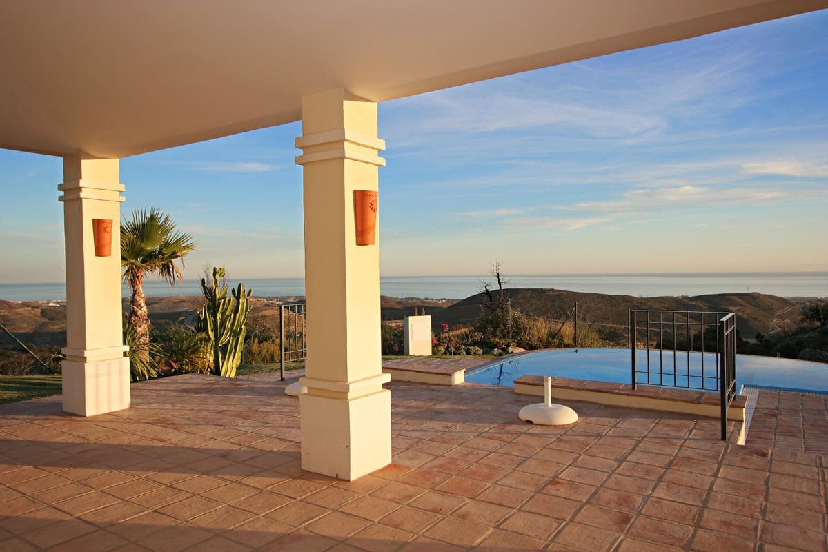 6 camera da letto Villa in vendita in Benahavis con piscina garage - 2.190.000 € (Rif: 10001905)