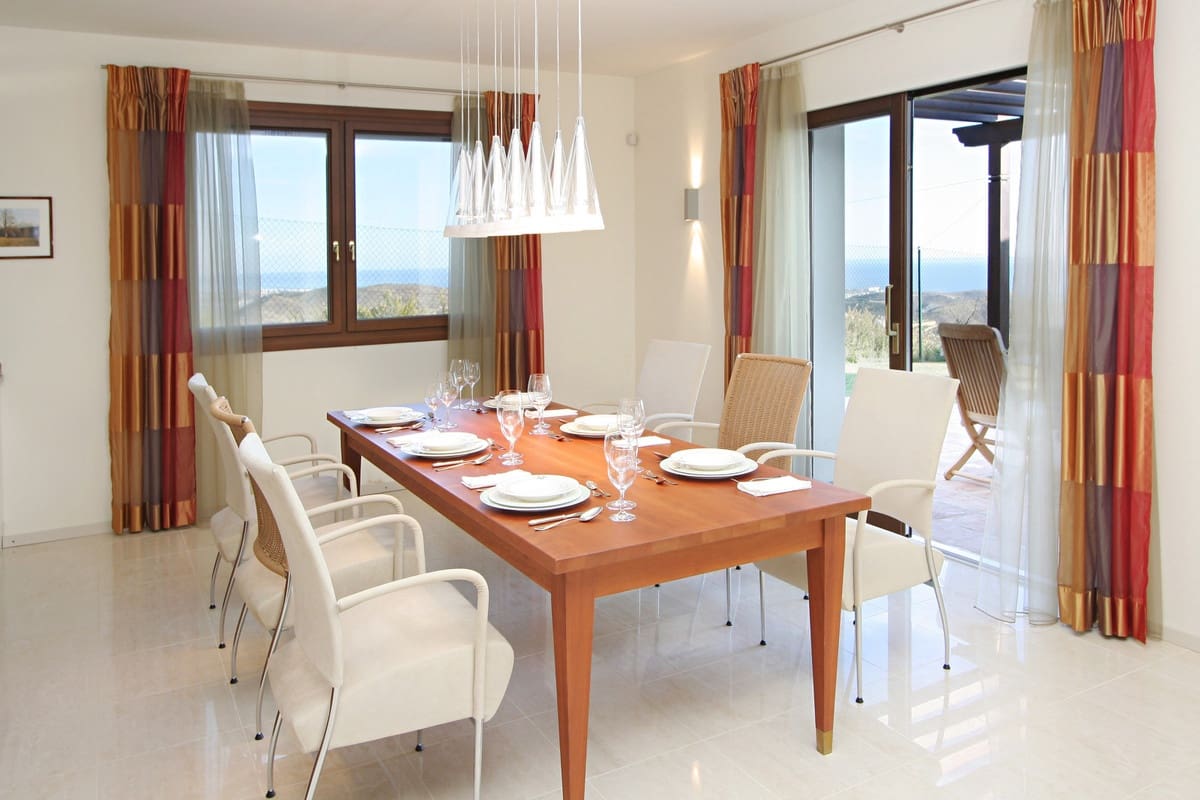 6 camera da letto Villa in vendita in Benahavis con piscina garage - 2.190.000 € (Rif: 10001905)