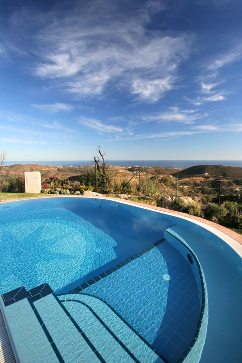 6 camera da letto Villa in vendita in Benahavis con piscina garage - 2.190.000 € (Rif: 10001905)