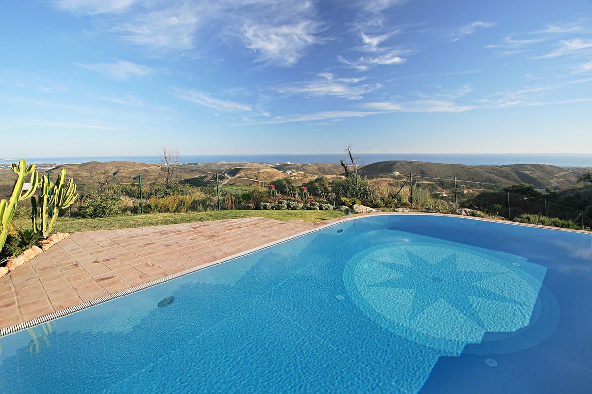 6 camera da letto Villa in vendita in Benahavis con piscina garage - 2.190.000 € (Rif: 10001905)