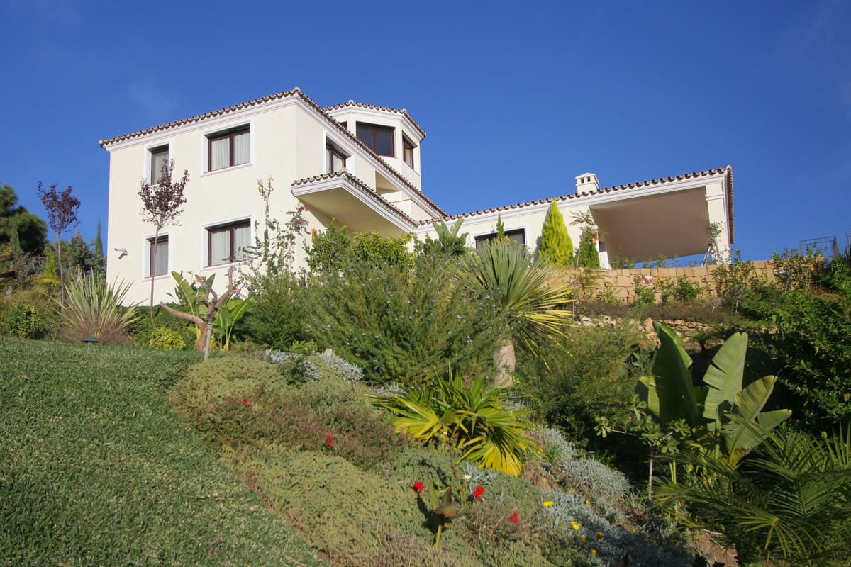 6 camera da letto Villa in vendita in Benahavis con piscina garage - 2.190.000 € (Rif: 10001905)