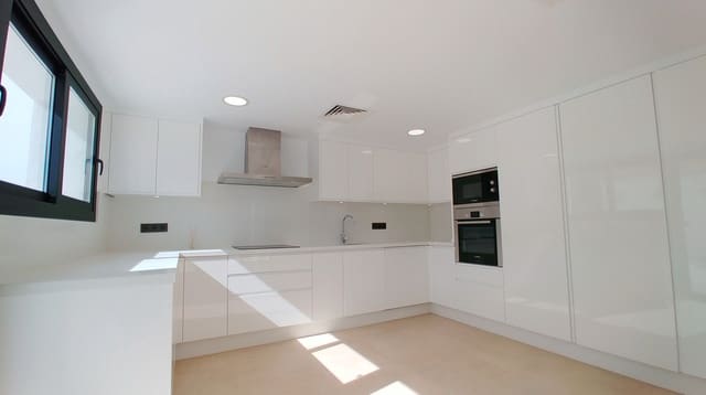4 sypialnia Willa na sprzedaż w San Pedro de Alcantara, Marbella z basenem garażem - 1 499 000 € (Ref: 10001907)