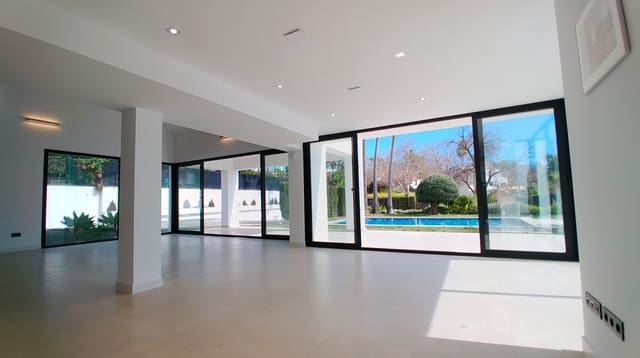 4 sypialnia Willa na sprzedaż w San Pedro de Alcantara, Marbella z basenem garażem - 1 499 000 € (Ref: 10001907)