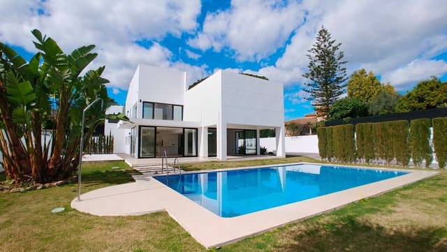 4 sypialnia Willa na sprzedaż w San Pedro de Alcantara, Marbella z basenem garażem - 1 499 000 € (Ref: 10001907)