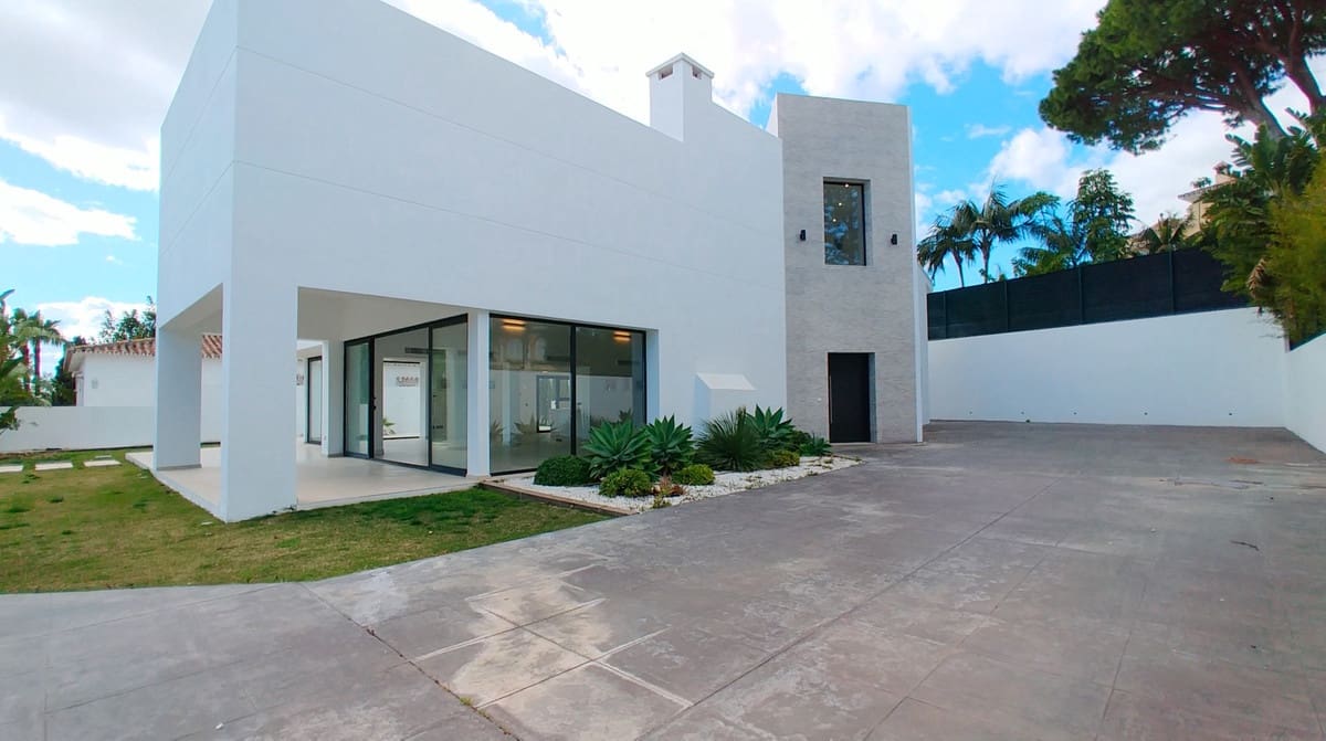 4 camera da letto Villa in vendita in San Pedro de Alcantara con piscina garage - 1.499.000 € (Rif: 10001907)