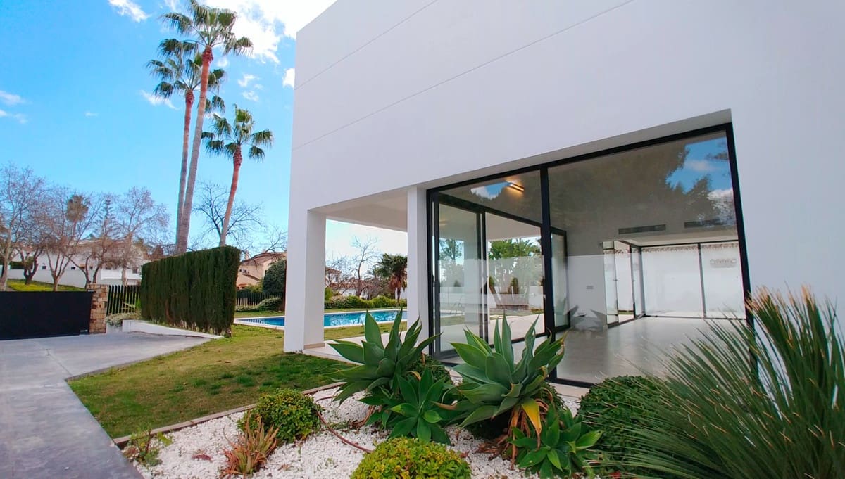 4 camera da letto Villa in vendita in San Pedro de Alcantara con piscina garage - 1.499.000 € (Rif: 10001907)