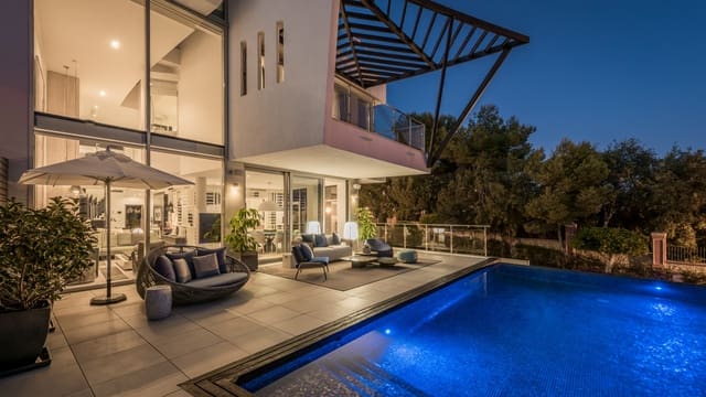 3 soverom Villa til salgs i Marbella med svømmebasseng garasje - € 3 100 000 (Ref: 10001910)
