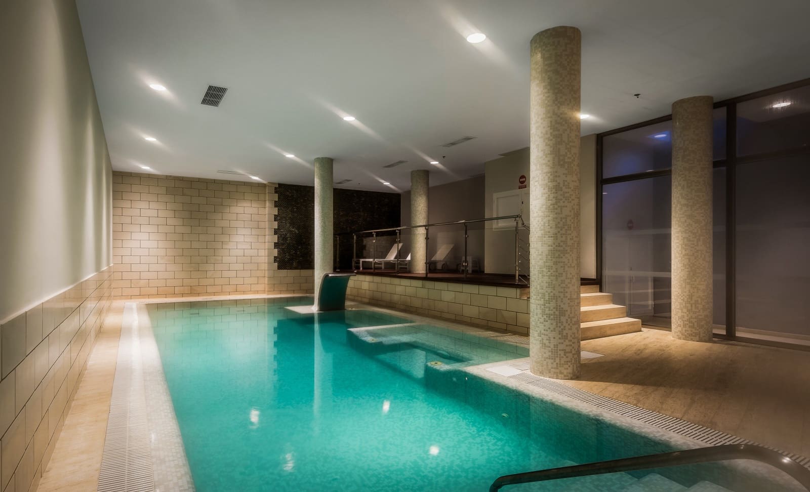 3 soverom Villa til salgs i Marbella med svømmebasseng garasje - € 3 100 000 (Ref: 10001910)