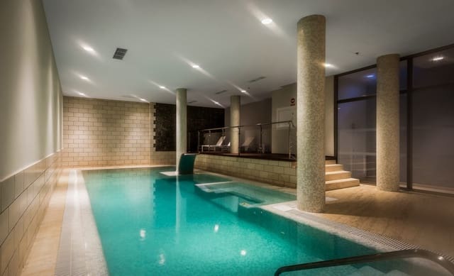 3 soverom Villa til salgs i Marbella med svømmebasseng garasje - € 3 100 000 (Ref: 10001910)