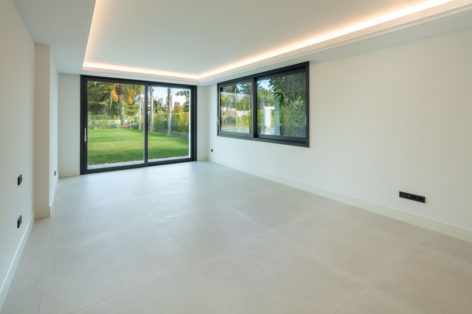 5 soveværelse Villa til salg i Marbella med swimmingpool garage - € 3.900.000 (Ref: 10001913)