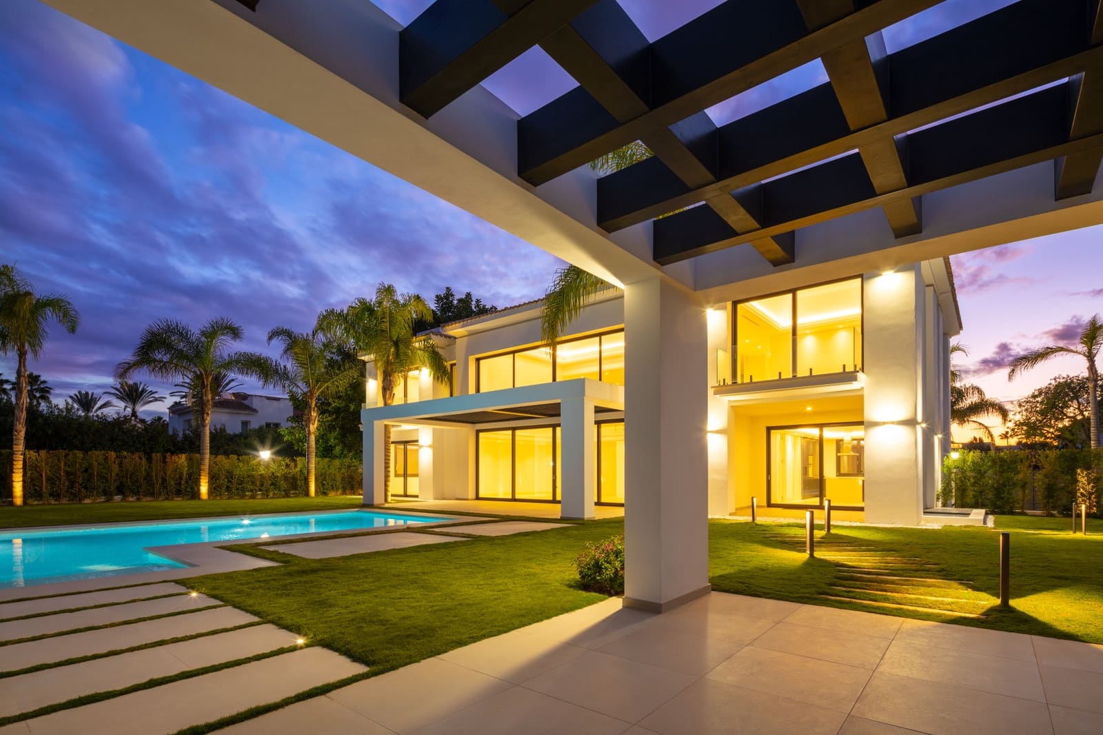 5 soveværelse Villa til salg i Marbella med swimmingpool garage - € 3.900.000 (Ref: 10001913)