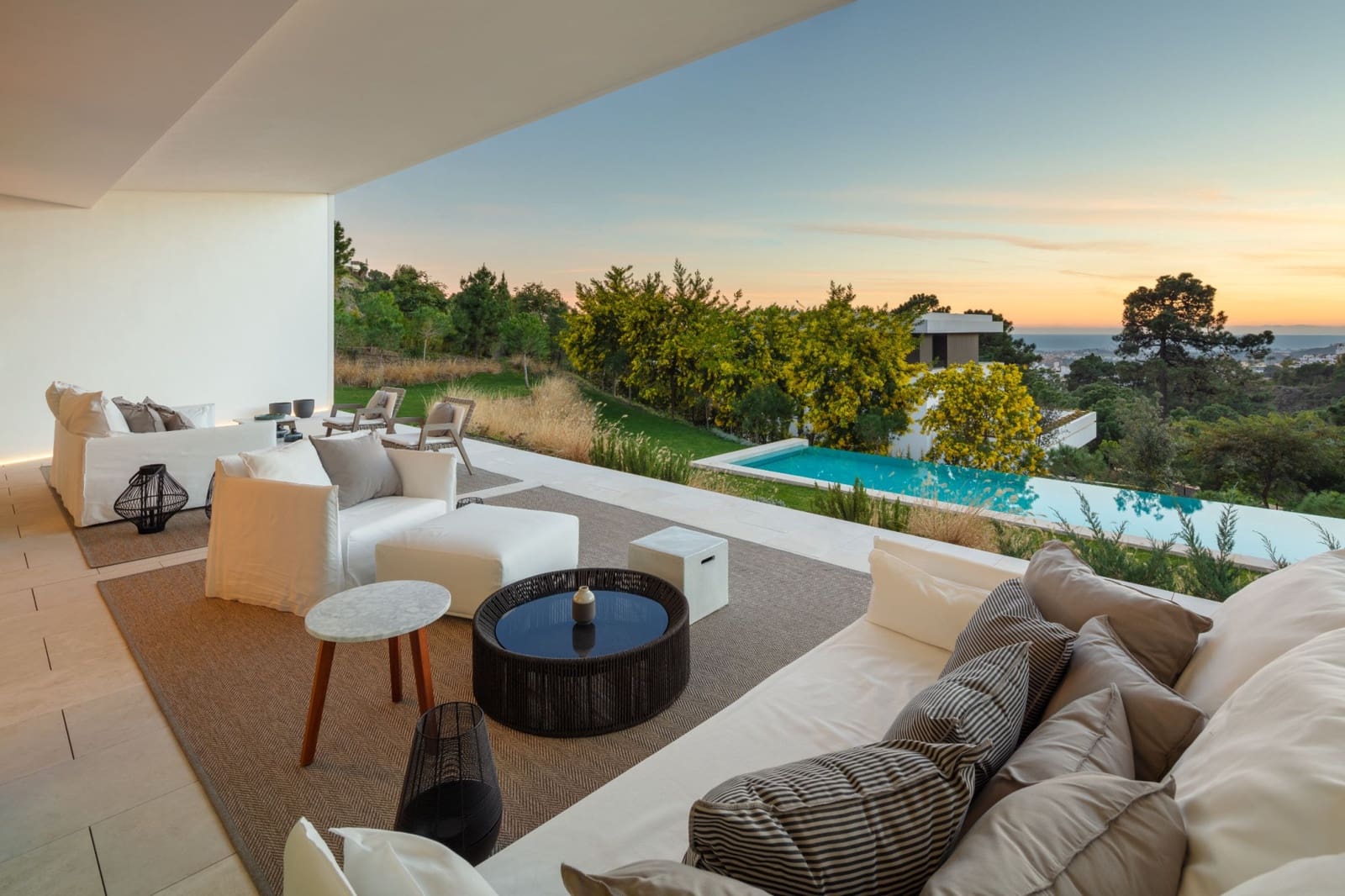 6 sypialnia Willa na sprzedaż w Marbella z basenem garażem - 4 500 000 € (Ref: 10001915)