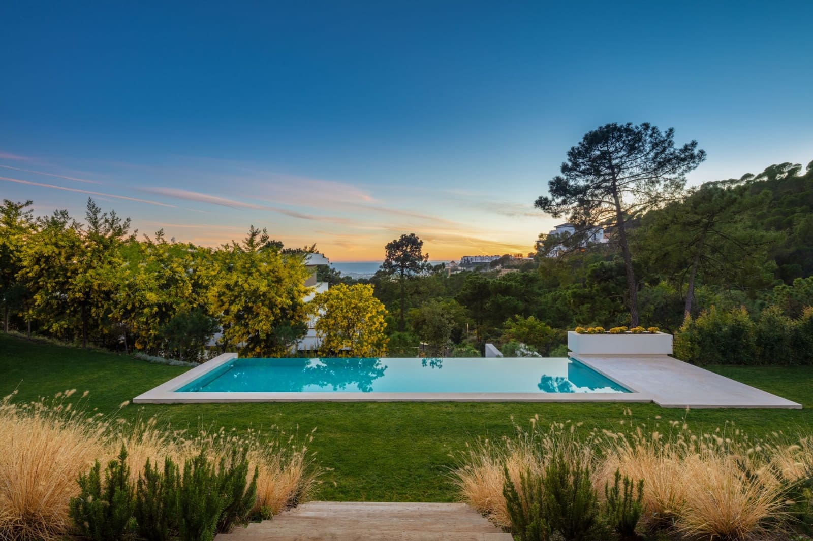 6 sypialnia Willa na sprzedaż w Marbella z basenem garażem - 4 500 000 € (Ref: 10001915)