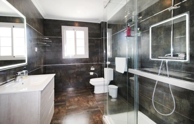 5 soveværelse Villa til salg i Nueva Andalucia, Marbella med swimmingpool garage - € 3.200.000 (Ref: 10001916)
