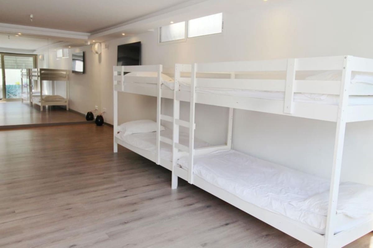 5 slaapkamer Villa te koop in Nueva Andalucia met zwembad garage - € 3.200.000 (Ref: 10001916)