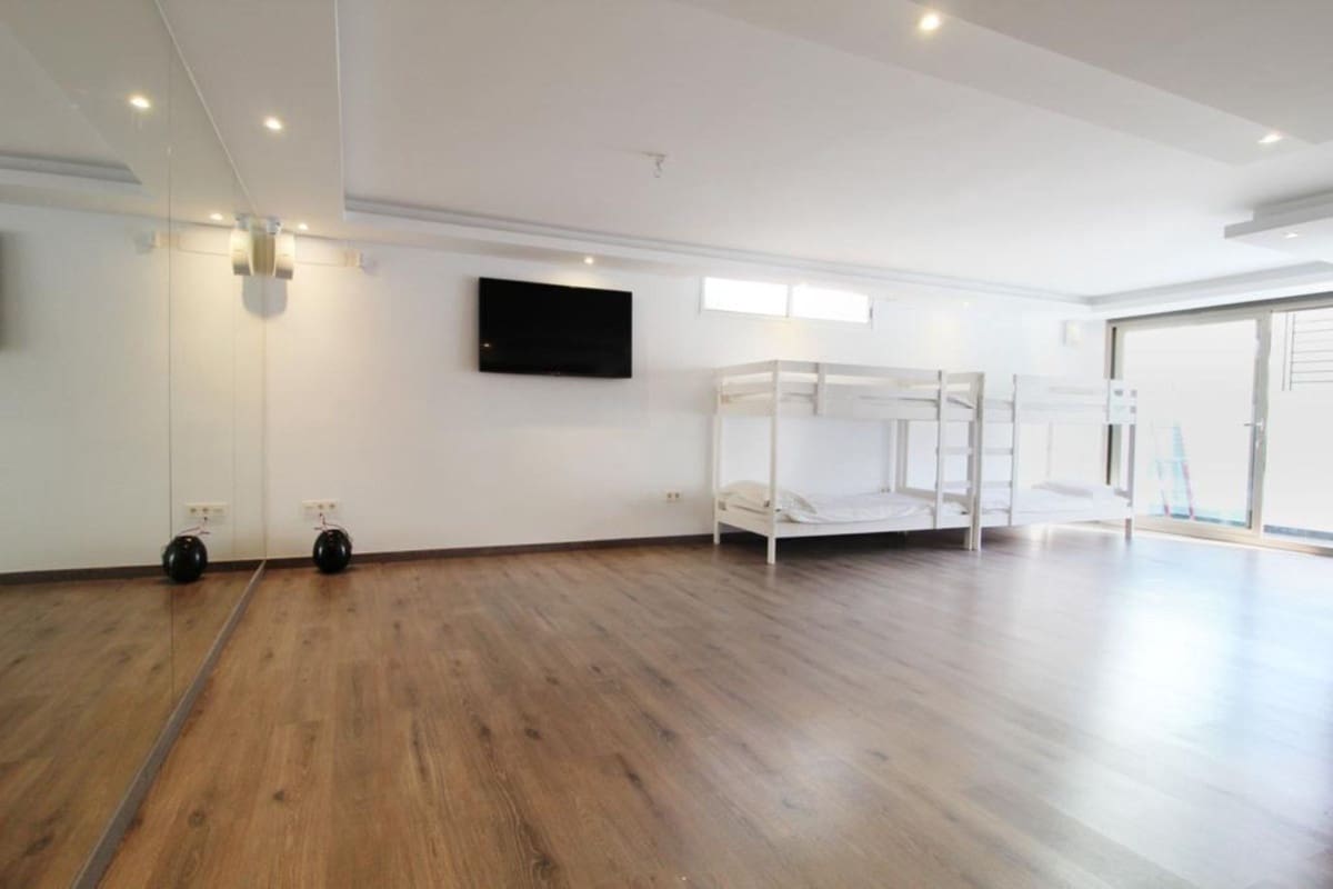 5 slaapkamer Villa te koop in Nueva Andalucia met zwembad garage - € 3.200.000 (Ref: 10001916)