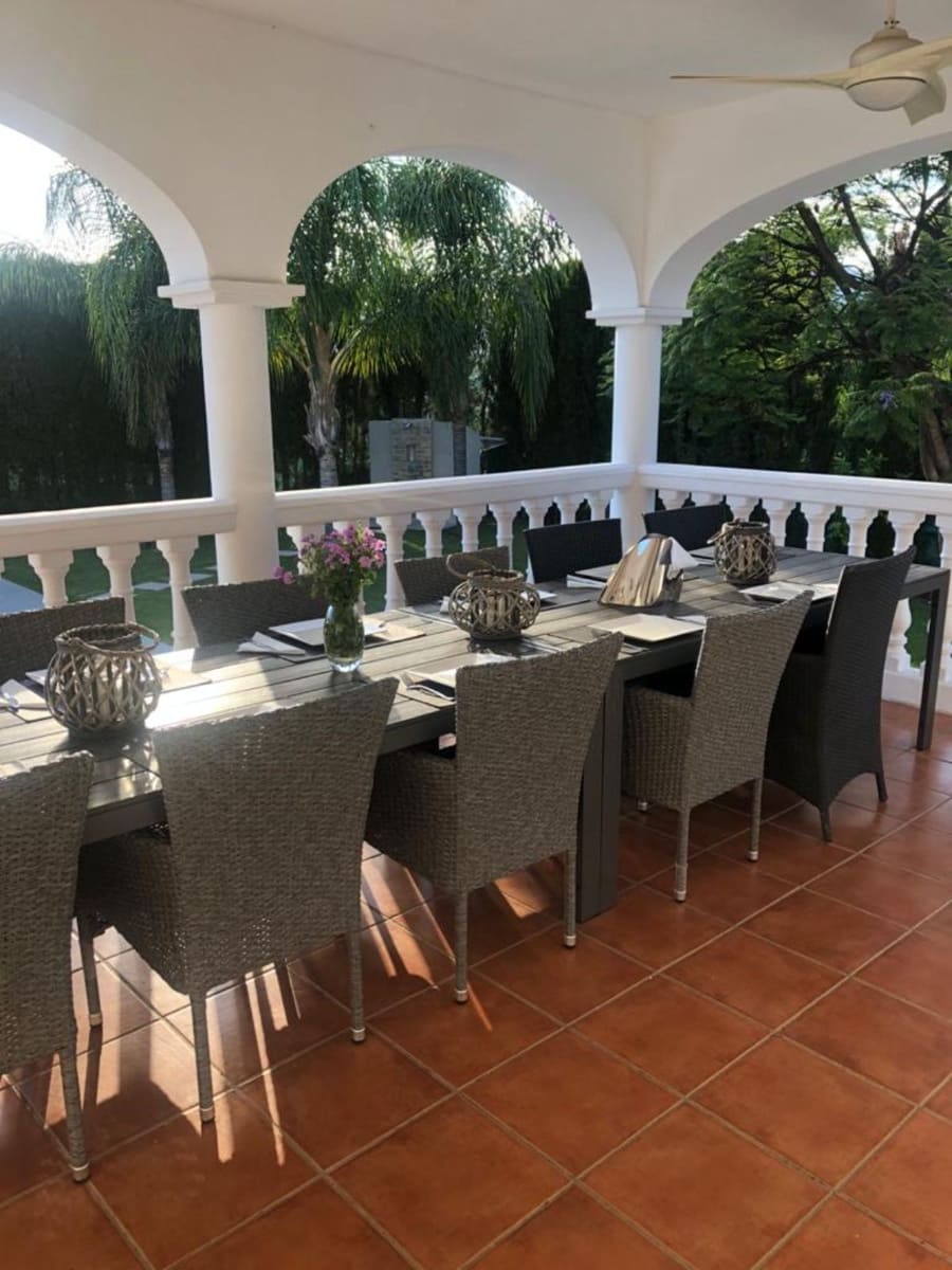 5 slaapkamer Villa te koop in Nueva Andalucia met zwembad garage - € 3.200.000 (Ref: 10001916)