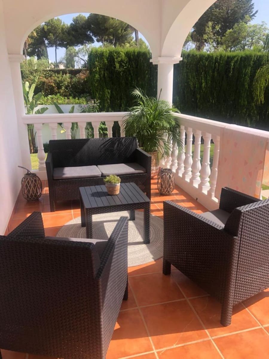5 slaapkamer Villa te koop in Nueva Andalucia met zwembad garage - € 3.200.000 (Ref: 10001916)