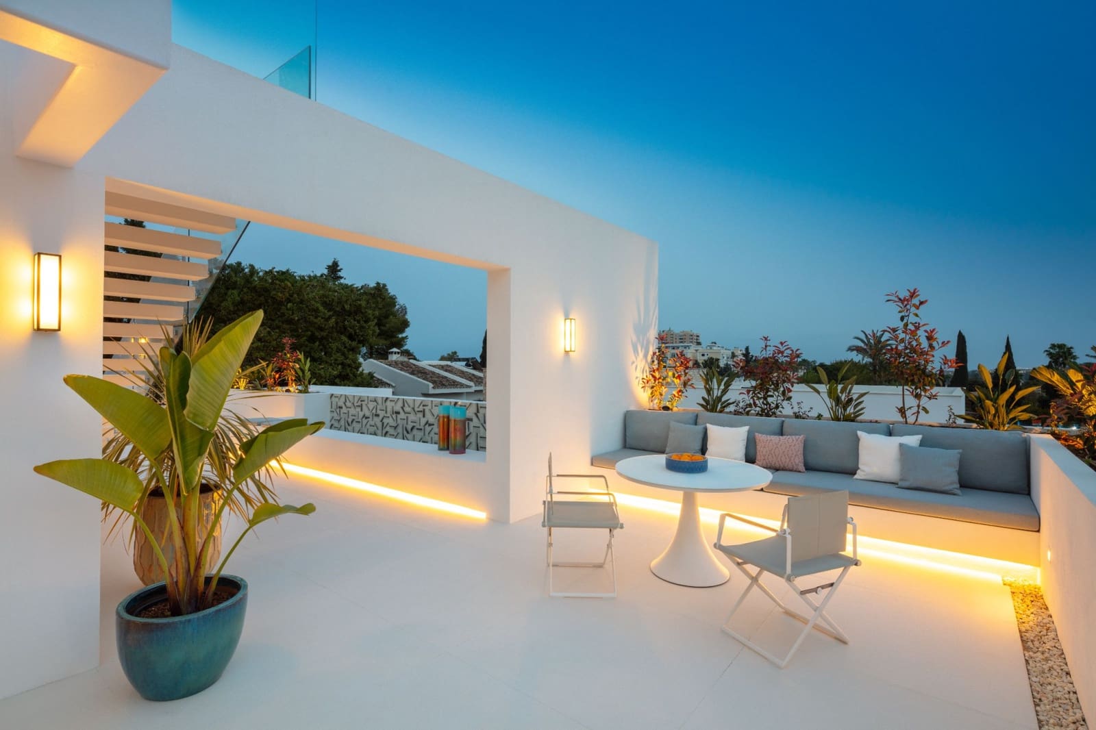 4 sypialnia Willa na sprzedaż w Marbella z basenem garażem - 4 695 000 € (Ref: 10001917)