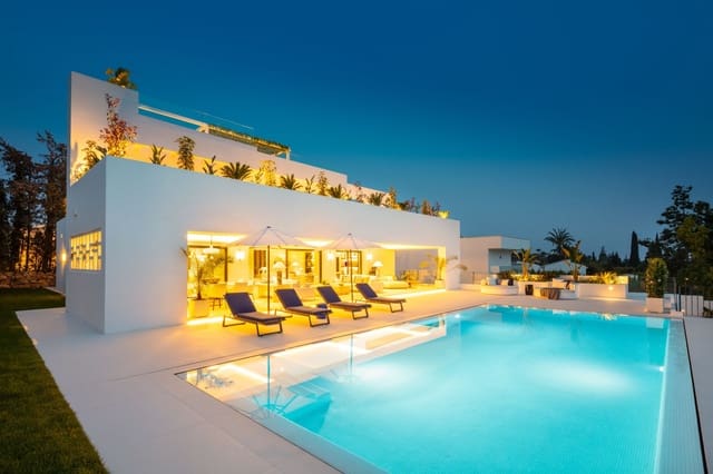 4 sypialnia Willa na sprzedaż w Marbella z basenem garażem - 4 695 000 € (Ref: 10001917)