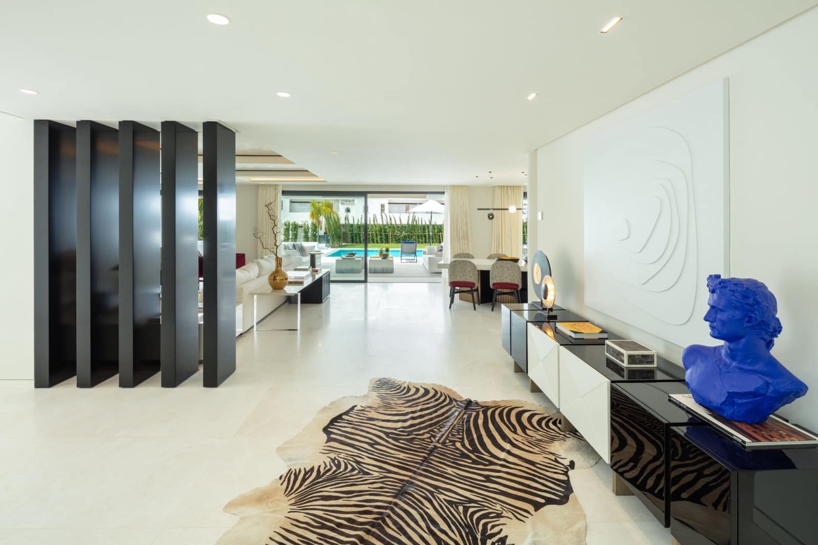 4 sypialnia Willa na sprzedaż w Marbella z basenem garażem - 4 695 000 € (Ref: 10001917)