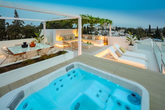 4 sypialnia Willa na sprzedaż w Marbella z basenem garażem - 4 695 000 € (Ref: 10001917)
