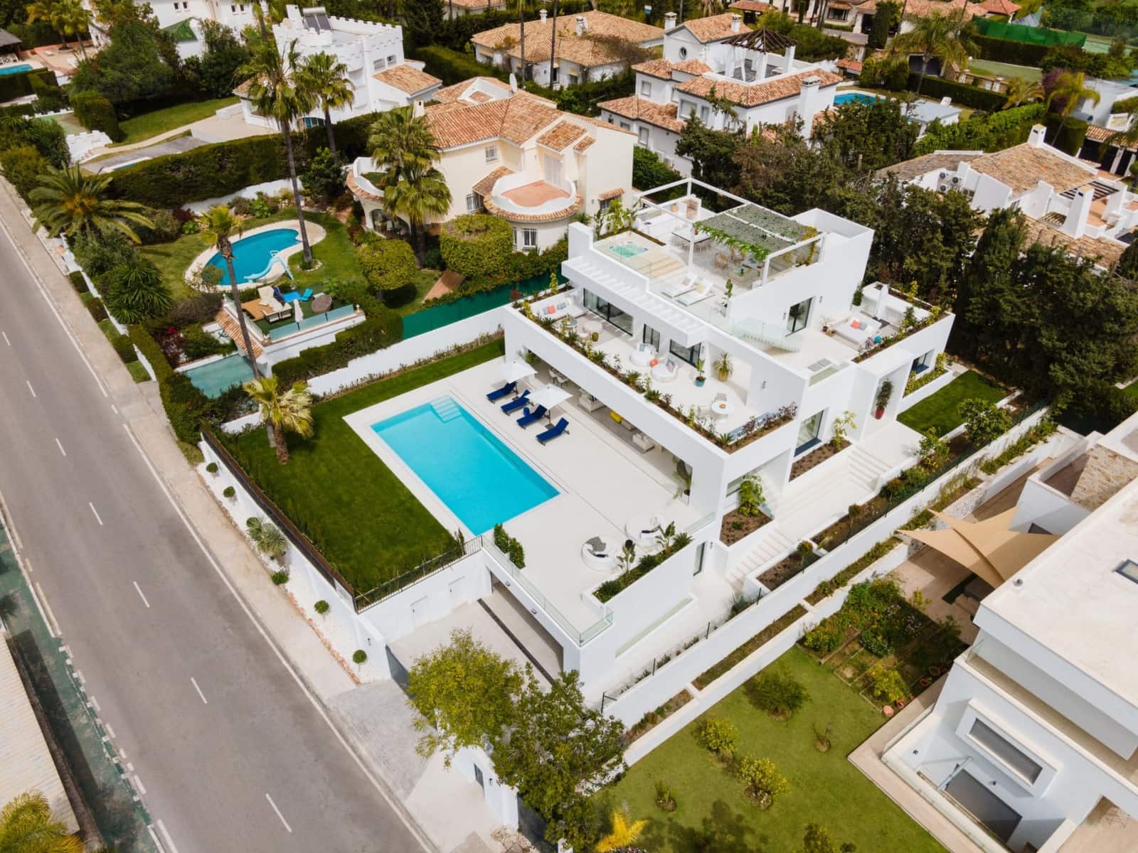 4 sypialnia Willa na sprzedaż w Marbella z basenem garażem - 4 695 000 € (Ref: 10001917)