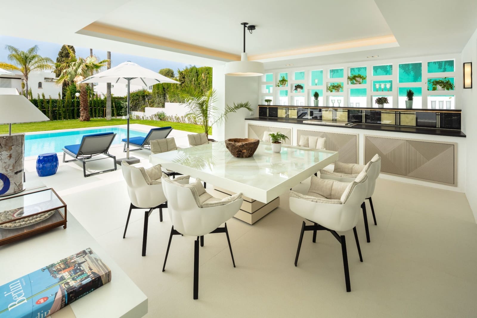 4 sypialnia Willa na sprzedaż w Marbella z basenem garażem - 4 695 000 € (Ref: 10001917)