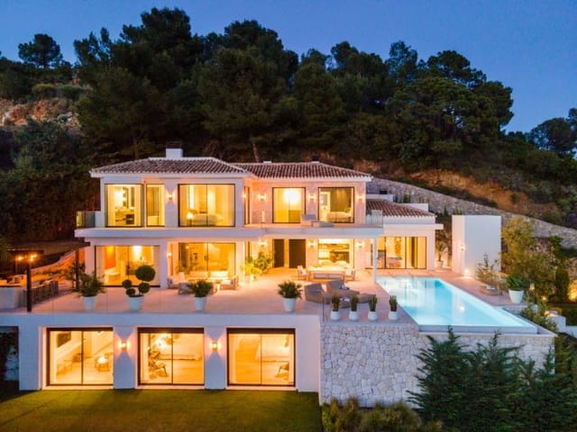 7 soverom Villa til salgs i Marbella med svømmebasseng garasje - € 6 950 000 (Ref: 10001919)