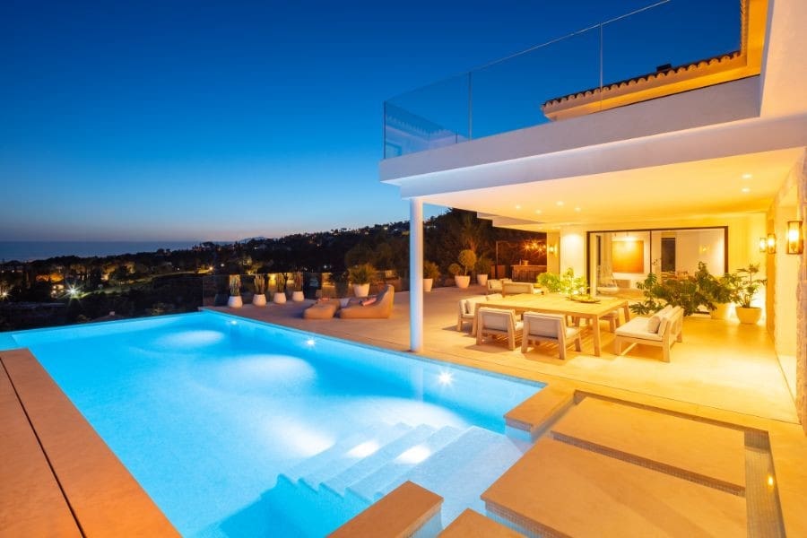 7 soverom Villa til salgs i Marbella med svømmebasseng garasje - € 6 950 000 (Ref: 10001919)