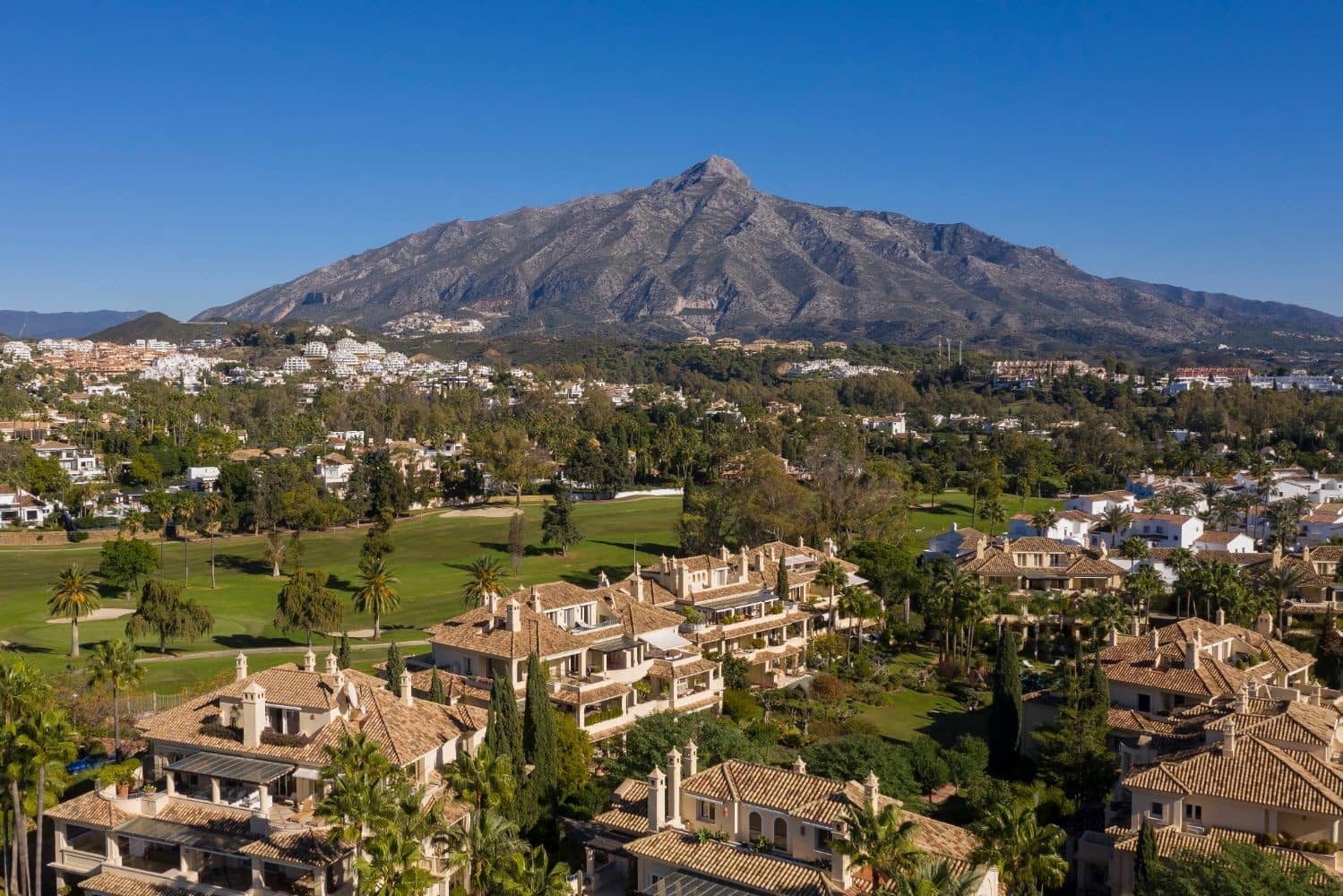 3 slaapkamer Penthouse te koop in Marbella met zwembad garage - € 1.750.000 (Ref: 10001920)