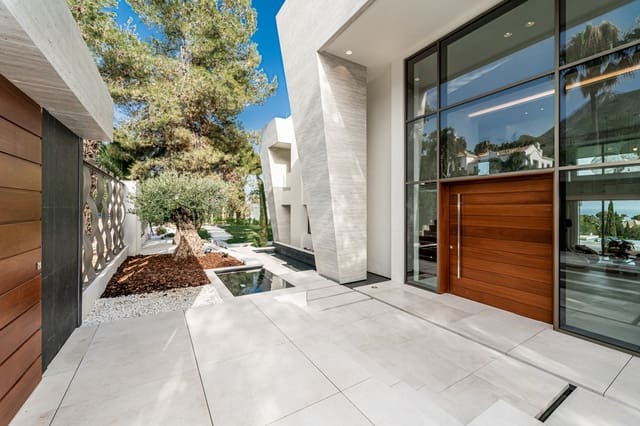 6 soveværelse Villa til salg i Golden Mile, Marbella med swimmingpool garage - € 8.995.000 (Ref: 10001921)