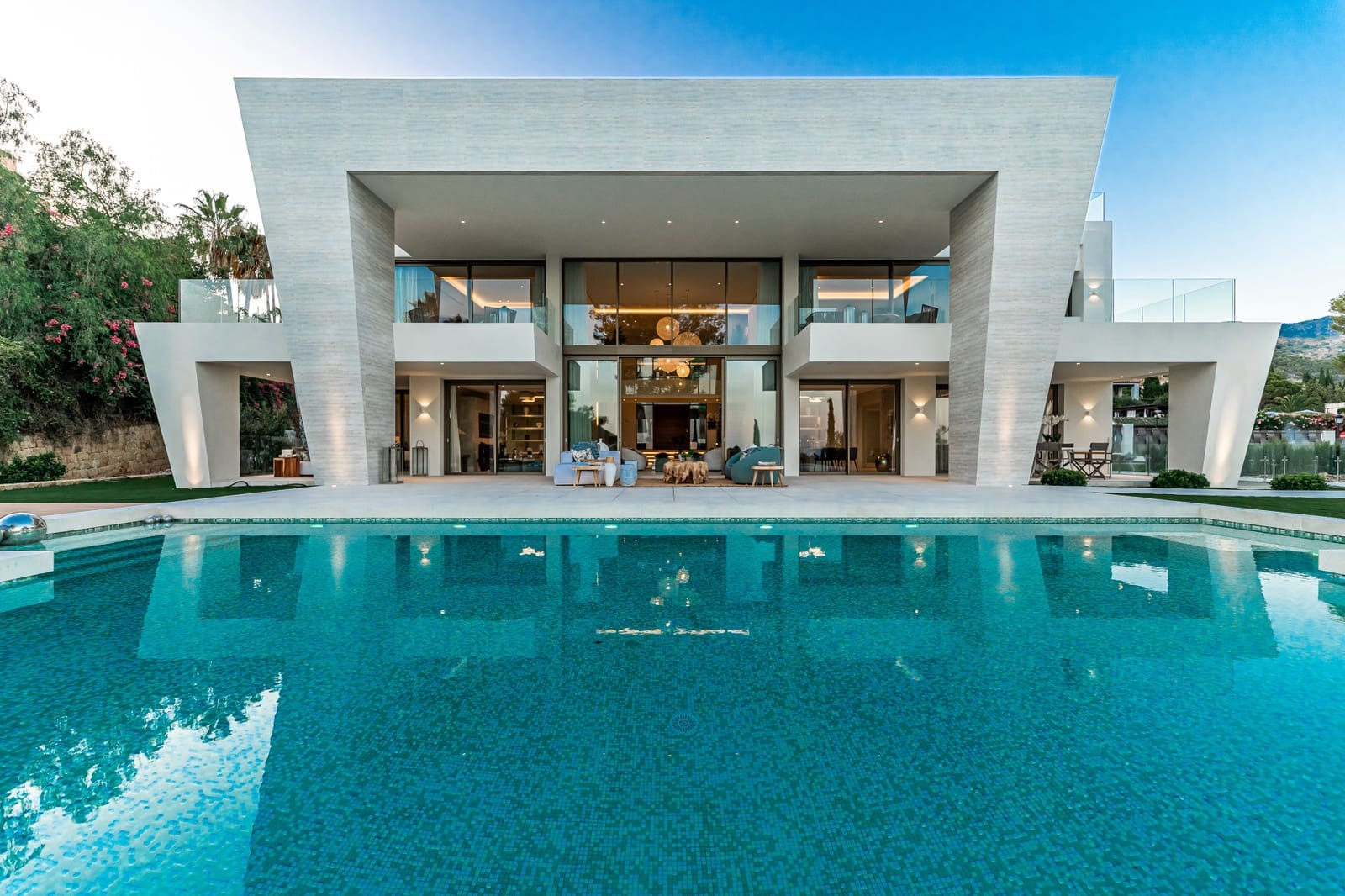 6 soveværelse Villa til salg i Golden Mile med swimmingpool garage - € 8.995.000 (Ref: 10001921)