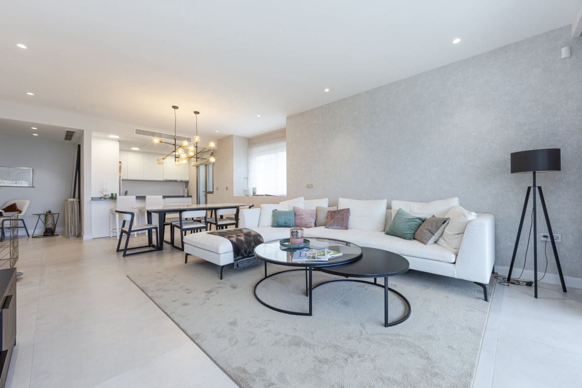 2 soveværelse Lejlighed til salg i Estepona med swimmingpool garage - € 285.000 (Ref: 10001923)