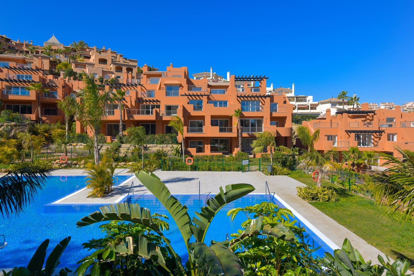 Apartamento de 3 habitaciones en Marbella en venta con piscina garaje - 465.000 € (Ref: 10001924)